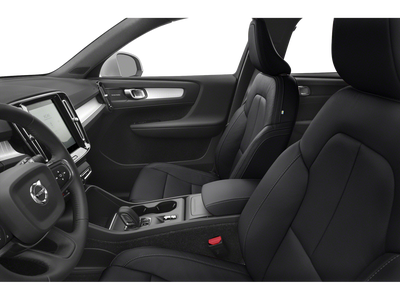 2020 Volvo XC40 Momentum