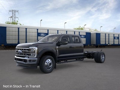 2026 Ford Super Duty F-450 DRW LARIAT 4WD Crew Cab 203 WB 84 CA