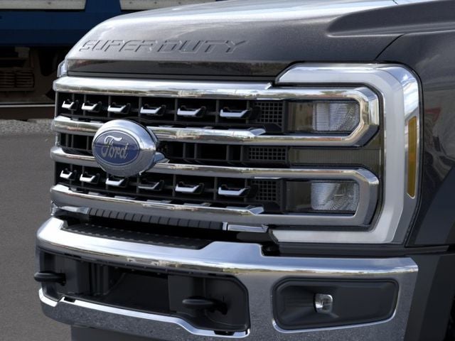 2026 Ford Super Duty F-450 DRW LARIAT 4WD Crew Cab 203 WB 84 CA