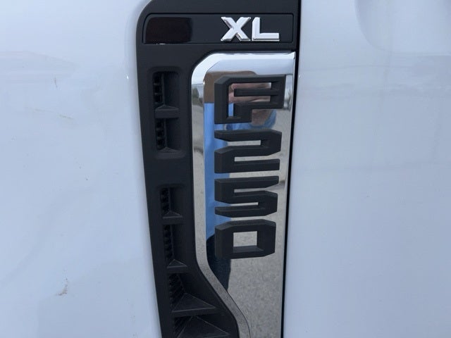 2026 Ford Super Duty F-250 SRW XL 4WD Reg Cab 8' Box
