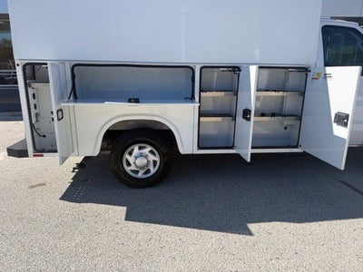 2025 Ford E-Series Cutaway Base