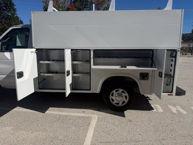 2025 Ford E-Series Cutaway Base