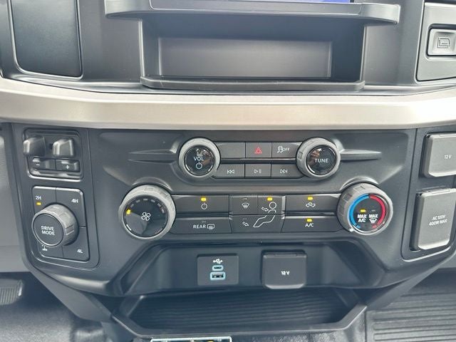 2025 Ford Super Duty F-350 SRW XLT