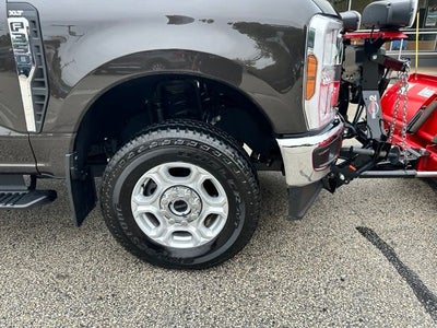 2025 Ford Super Duty F-350 SRW XLT