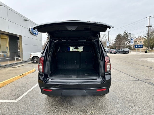 2023 Chevrolet Suburban RST