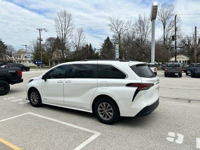 2021 Toyota Sienna LE