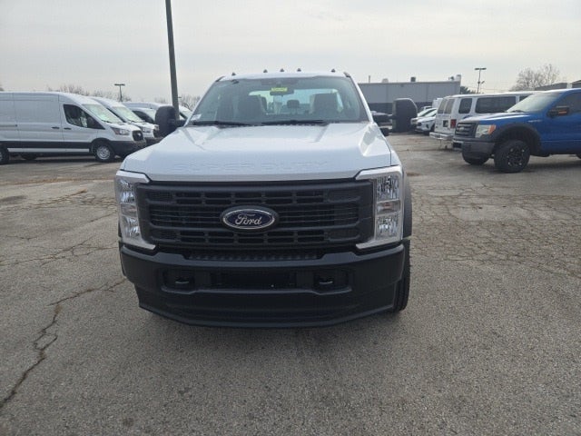 2026 Ford Super Duty F-550 DRW XL 4WD SuperCab 192 WB 84 CA