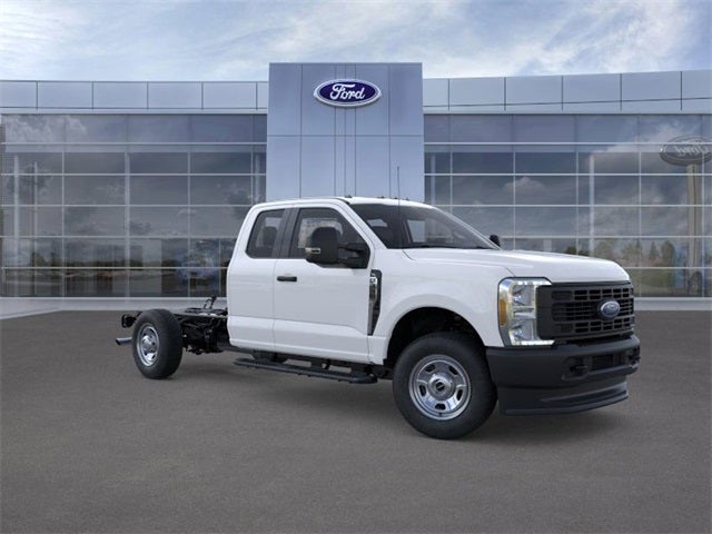 2026 Ford Super Duty F-350 SRW XL 4WD SuperCab 168 WB 60 CA