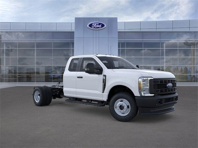 2026 Ford Super Duty F-350 DRW XL 4WD SuperCab 168 WB 60 CA
