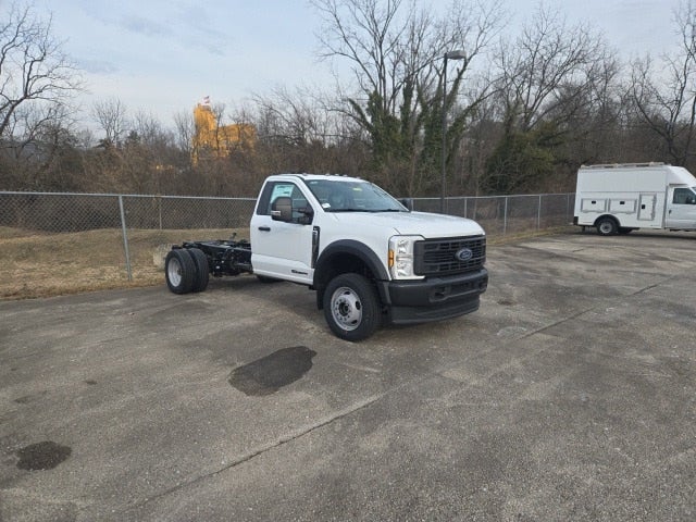2026 Ford Super Duty F-550 DRW XL 4WD Reg Cab 169 WB 84 CA