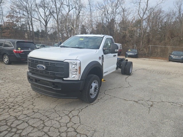 2026 Ford Super Duty F-550 DRW XL 4WD Reg Cab 169 WB 84 CA