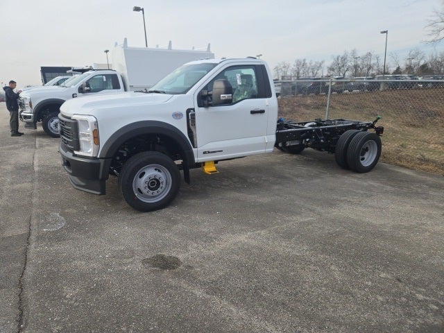 2026 Ford Super Duty F-550 DRW XL 4WD Reg Cab 169 WB 84 CA