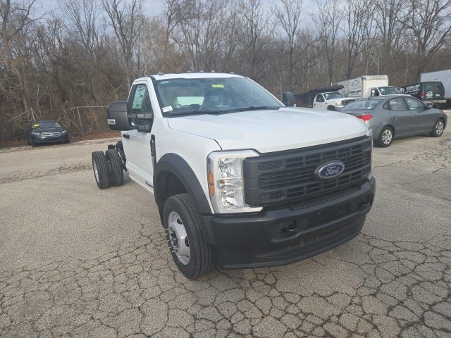 2026 Ford Super Duty F-550 DRW XL 4WD Reg Cab 169 WB 84 CA