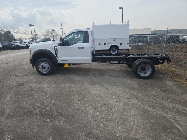 2026 Ford Super Duty F-550 DRW XL 4WD Reg Cab 169 WB 84 CA