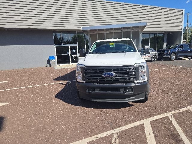 2026 Ford Super Duty F-550 DRW XL 4WD Reg Cab 169 WB 84 CA