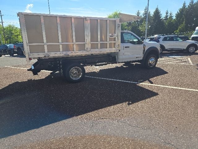 2026 Ford Super Duty F-550 DRW XL 4WD Reg Cab 169 WB 84 CA