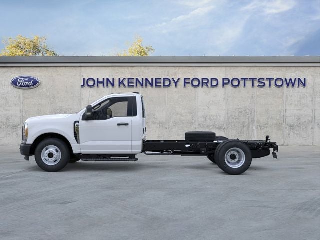 2026 Ford Super Duty F-350 DRW XL 2WD Reg Cab 169 WB 84 CA