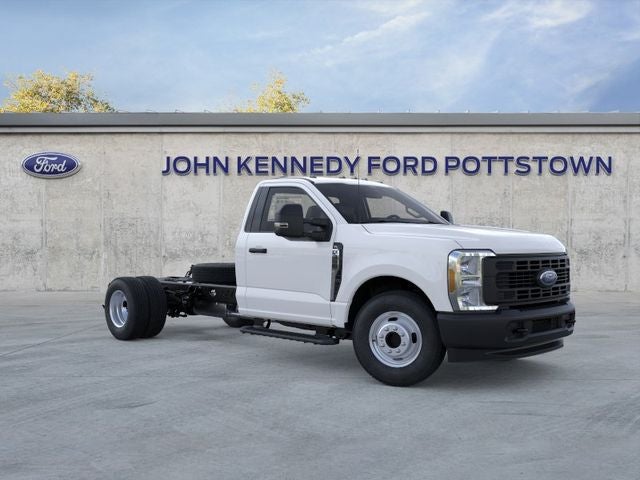 2026 Ford Super Duty F-350 DRW XL 2WD Reg Cab 169 WB 84 CA