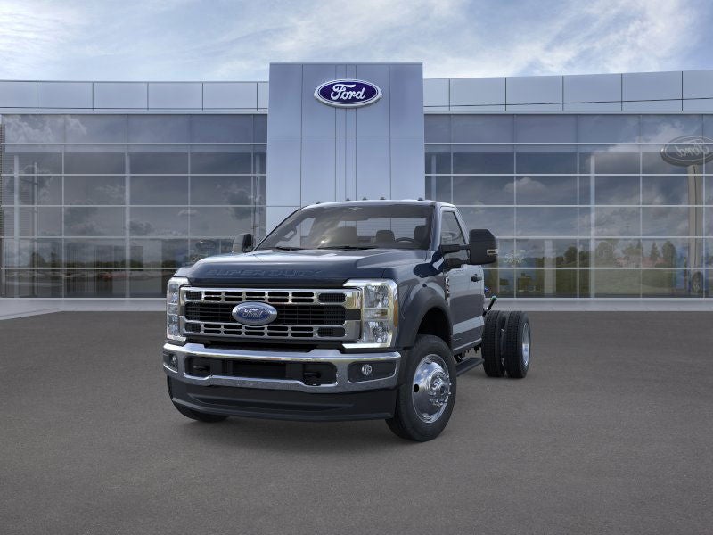 2025 Ford Super Duty F-550 DRW XLT 4WD Reg Cab 145 WB 60 CA