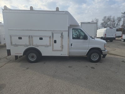 2026 Ford E-Series Cutaway E-350 SRW 138 WB
