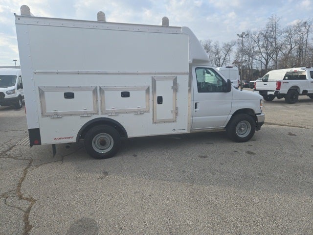 2026 Ford E-Series Cutaway E-350 SRW 138 WB