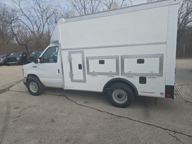 2026 Ford E-Series Cutaway E-350 SRW 138 WB
