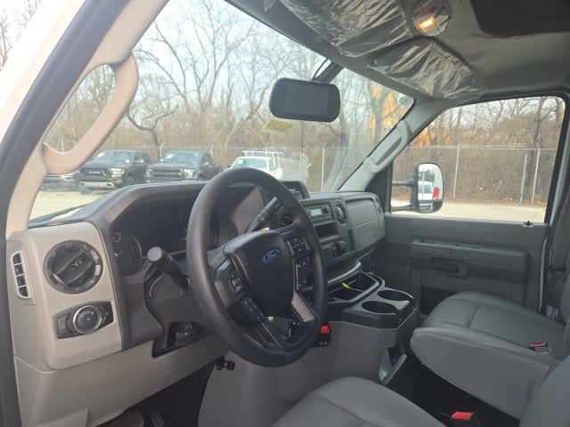 2026 Ford E-Series Cutaway E-350 SRW 138 WB