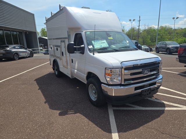 2026 Ford E-Series Cutaway E-350 SRW 138 WB