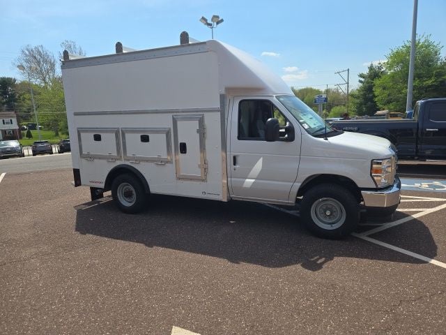 2026 Ford E-Series Cutaway E-350 SRW 138 WB