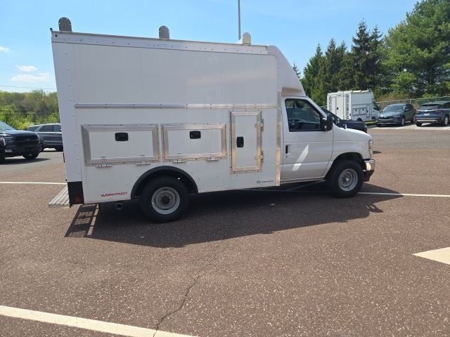 2026 Ford E-Series Cutaway E-350 SRW 138 WB