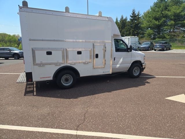 2026 Ford E-Series Cutaway E-350 SRW 138 WB
