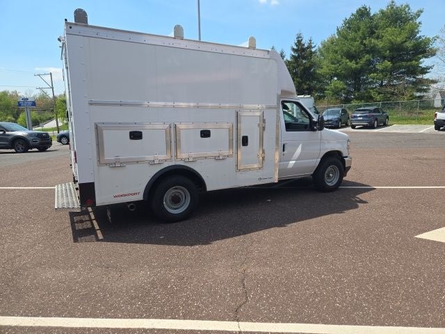 2026 Ford E-Series Cutaway E-350 SRW 138 WB