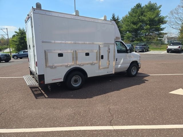 2026 Ford E-Series Cutaway E-350 SRW 138 WB