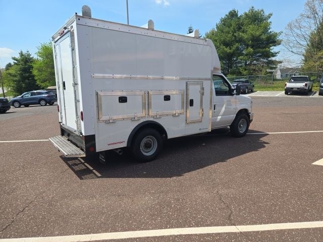 2026 Ford E-Series Cutaway E-350 SRW 138 WB
