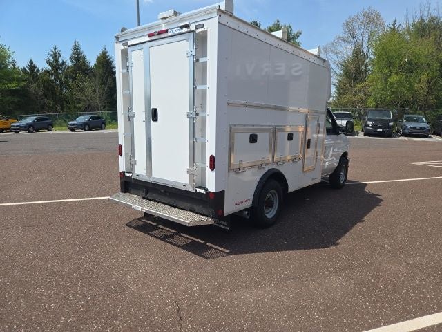 2026 Ford E-Series Cutaway E-350 SRW 138 WB