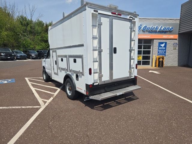 2026 Ford E-Series Cutaway E-350 SRW 138 WB