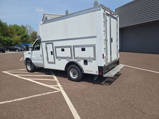 2026 Ford E-Series Cutaway E-350 SRW 138 WB