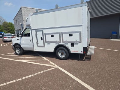 2026 Ford E-Series Cutaway E-350 SRW 138 WB