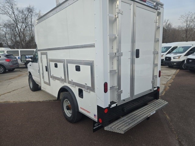 2026 Ford E-Series Cutaway E-350 SRW 138 WB