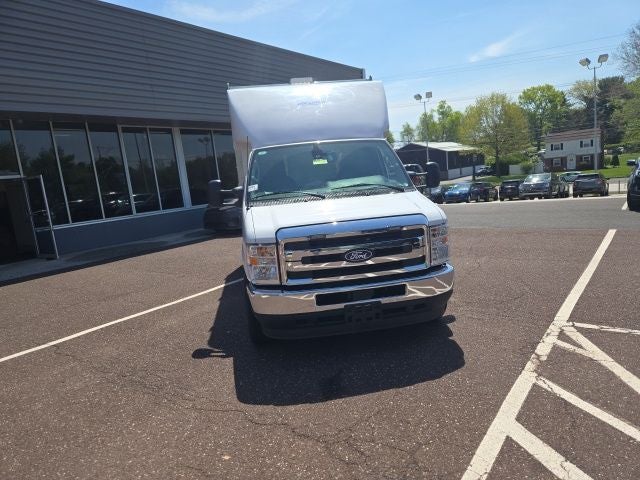 2026 Ford E-Series Cutaway E-350 SRW 138 WB