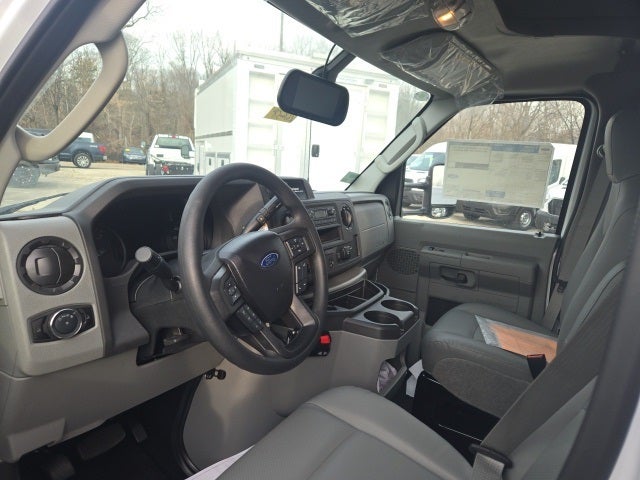 2026 Ford E-Series Cutaway E-350 SRW 138 WB