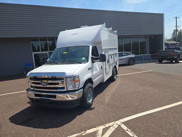 2026 Ford E-Series Cutaway E-350 SRW 138 WB