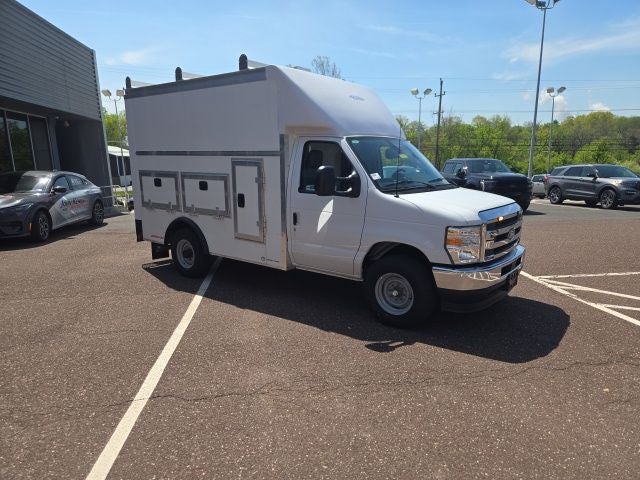 2026 Ford E-Series Cutaway E-350 SRW 138 WB