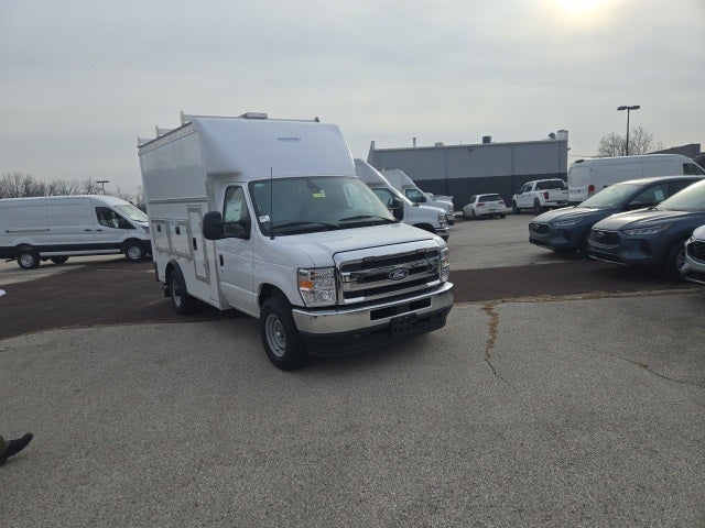 2026 Ford E-Series Cutaway E-350 SRW 138 WB