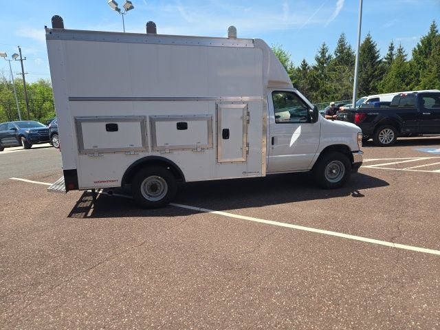 2026 Ford E-Series Cutaway E-350 SRW 138 WB