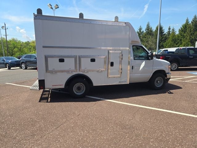 2026 Ford E-Series Cutaway E-350 SRW 138 WB