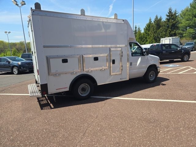 2026 Ford E-Series Cutaway E-350 SRW 138 WB