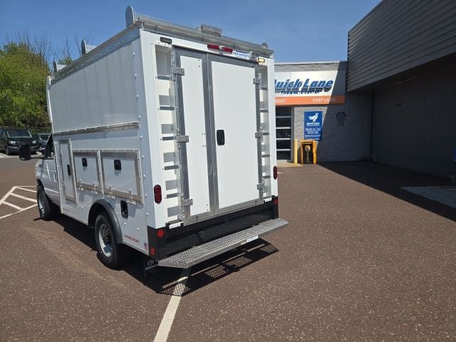 2026 Ford E-Series Cutaway E-350 SRW 138 WB