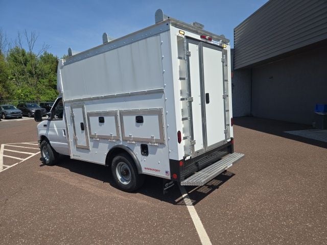 2026 Ford E-Series Cutaway E-350 SRW 138 WB