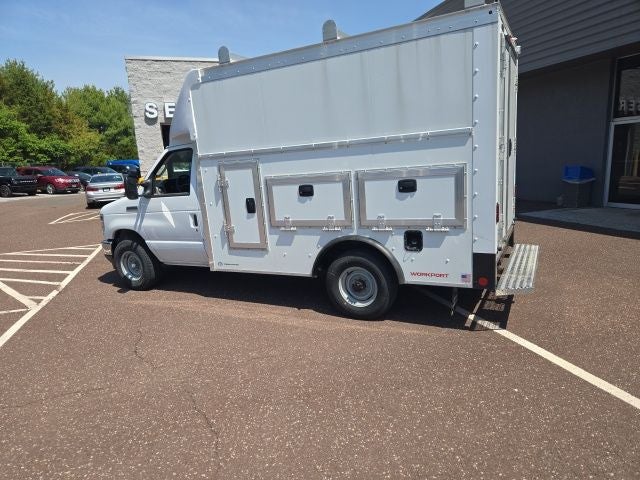2026 Ford E-Series Cutaway E-350 SRW 138 WB